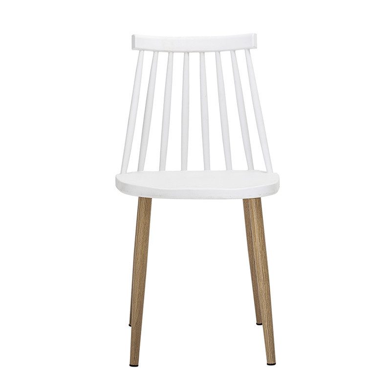 Chaise de jardin blanche design à barreaux Bloomingville