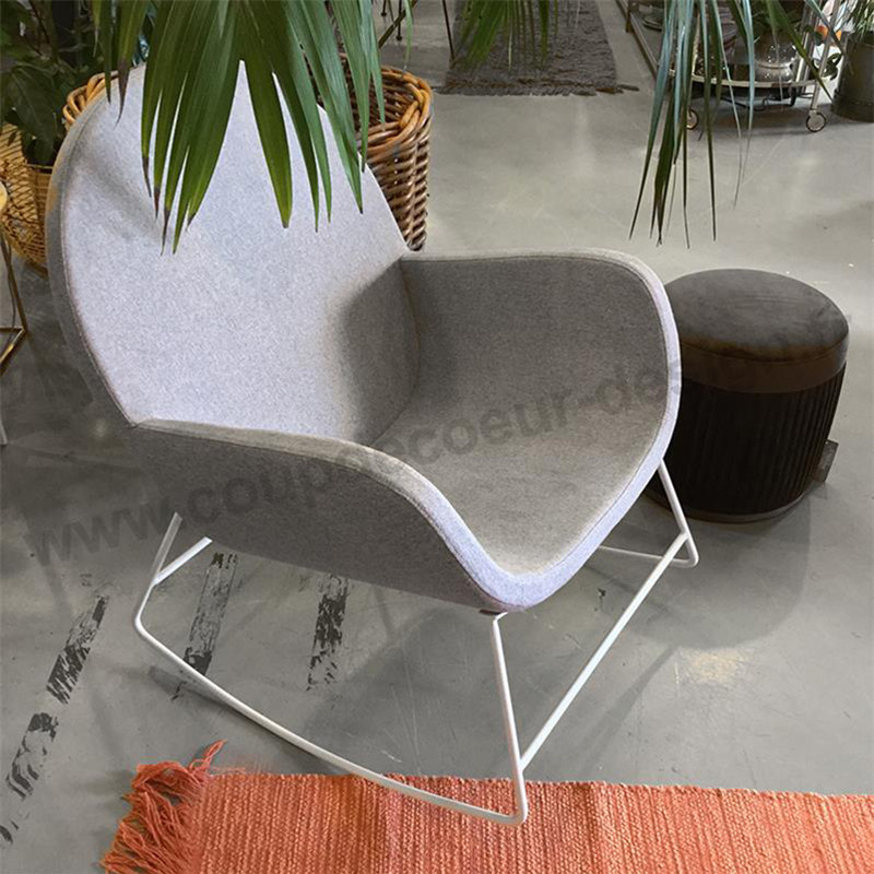 Rocking chair scandinave gris et métal blanc Bloomingville