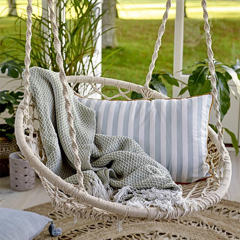 Chaise hamac suspendu blanc scandinave Bloomingville