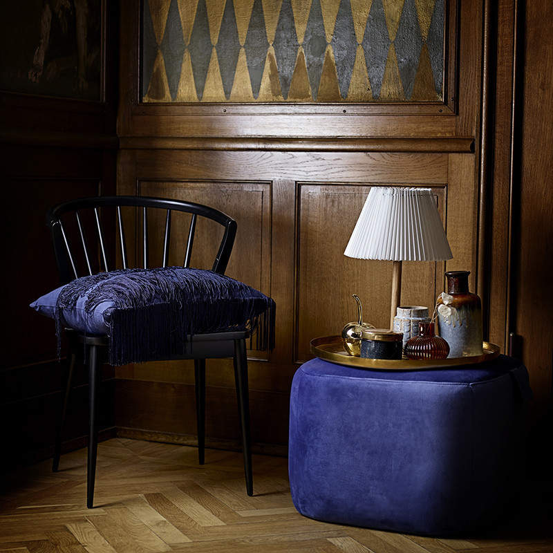 Pouf bleu en velours carré Bloomingville