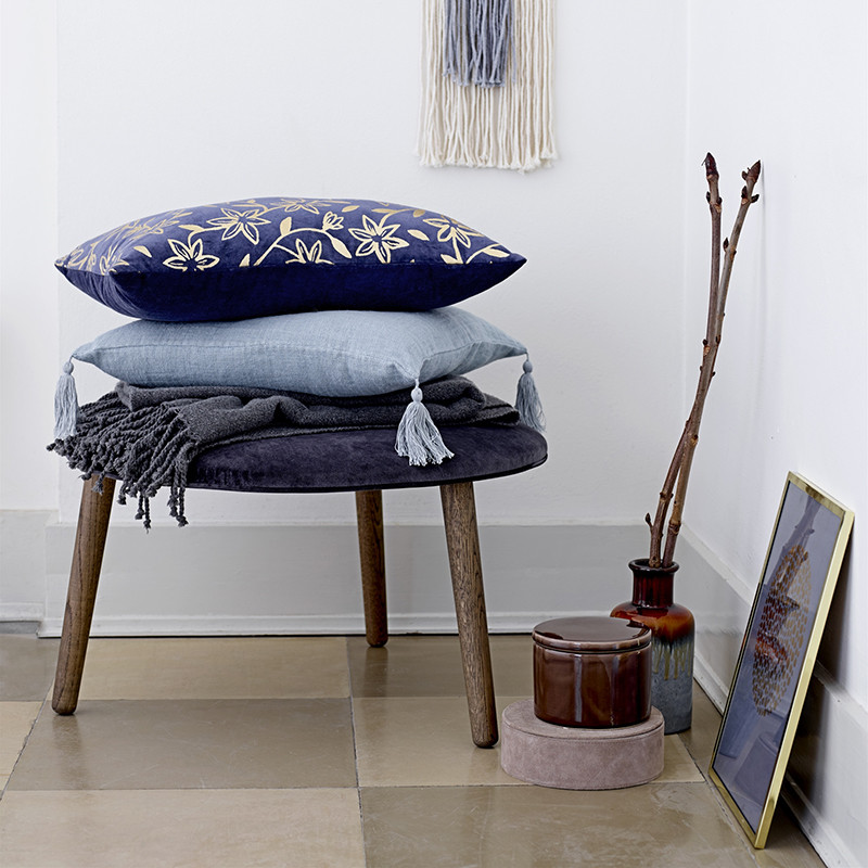 Pouf repose pieds en velours gris Bloomingville