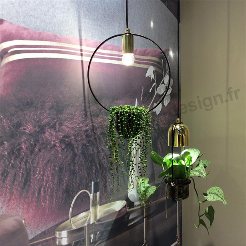 Suspension luminaire dorée avec plante Bloomingville