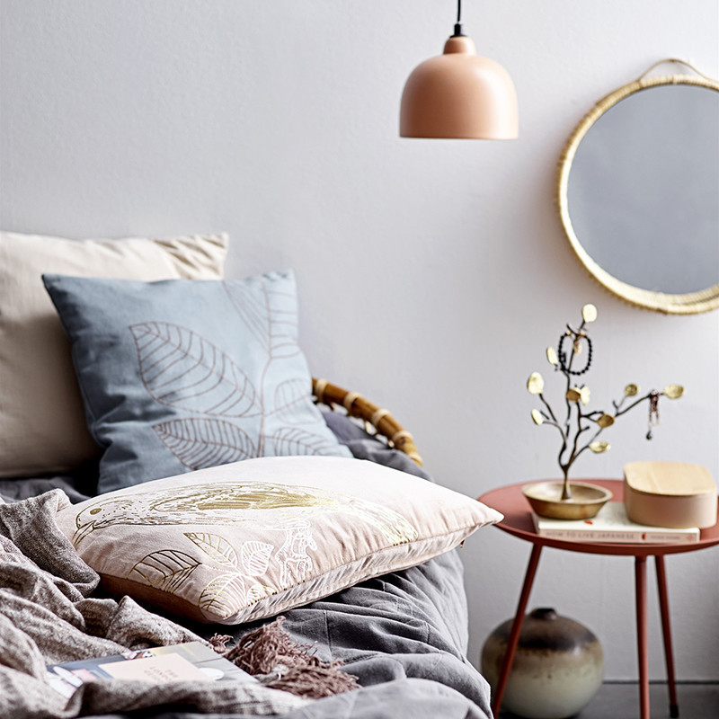 Luminaire suspension rose dome en pierre Bloomingville