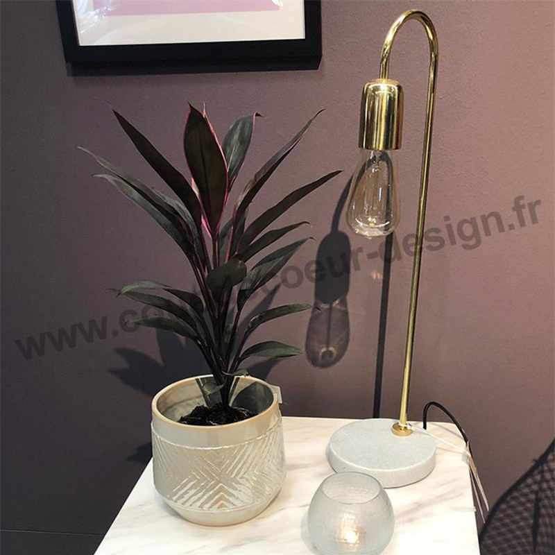 Lampe design dorée avec ampoule Bloomingville - Cards 