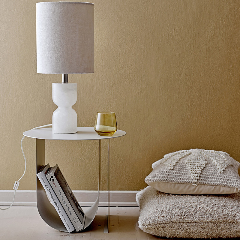 Table d'appoint blanche contemporaine Bloomingville Table d'appoint blanche contemporaine Bloomingville