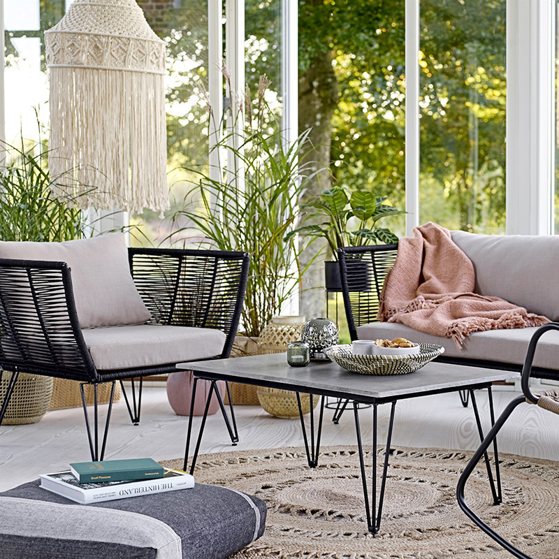 Table basse de jardin design béton et métal noir