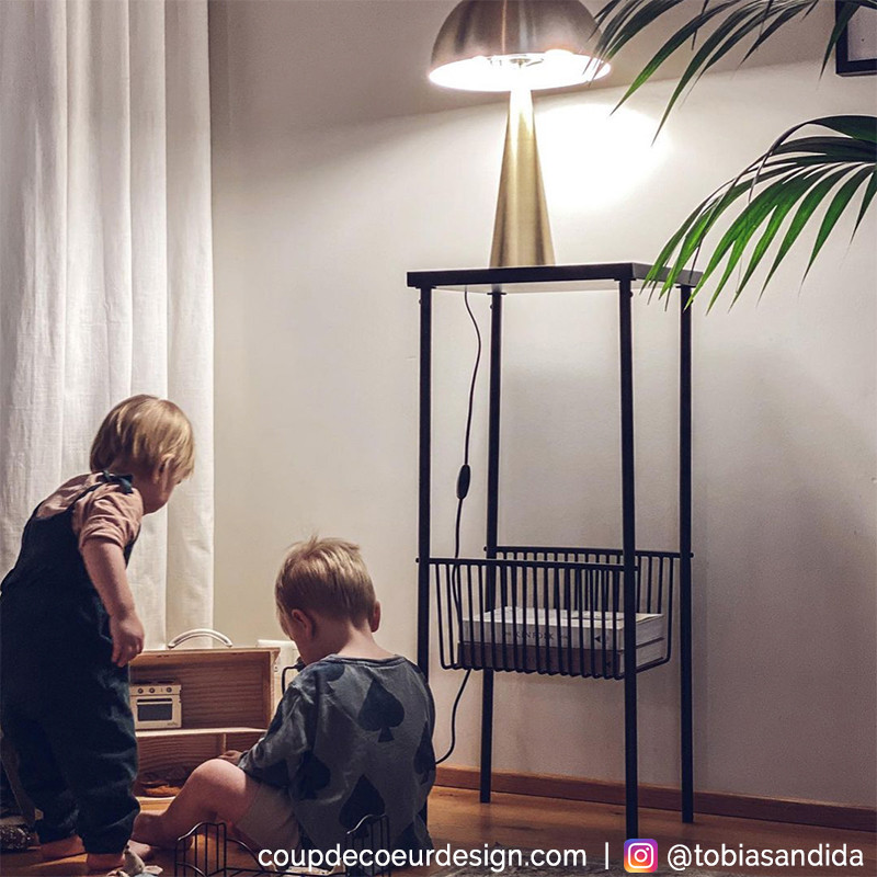 Petite console métal noir design avec porte revue - Dani