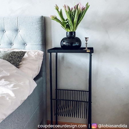 Petite console métal noir design avec porte revue - Dani