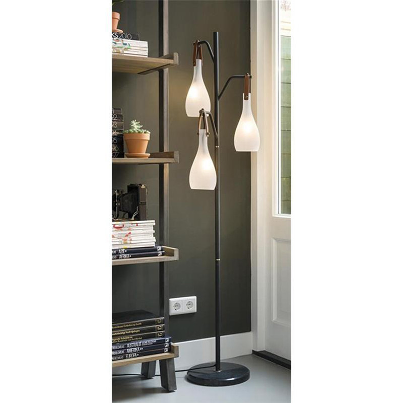 Lampadaire interieur design abat-jours suspendus lanières en cuir - Nada 