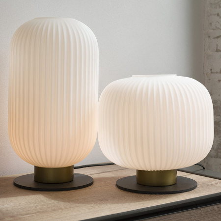 Lampe à poser design sphére blanche socle métal noir et doré - Jonah 