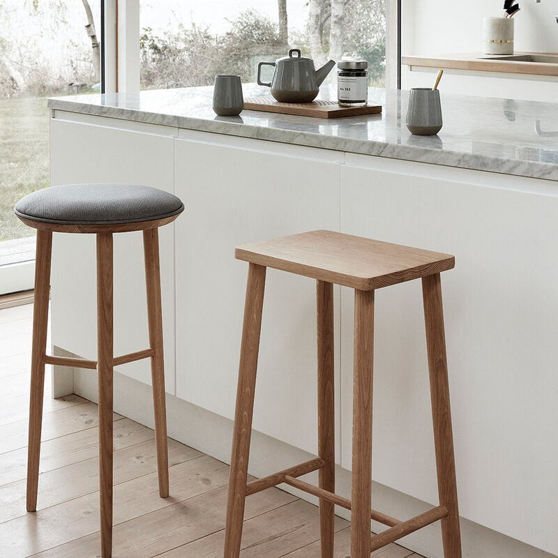 Tabouret de bar bois assise rectangulaire Hubsch - Sine Tabouret de bar bois assise rectangulaire Hubsch - Sine