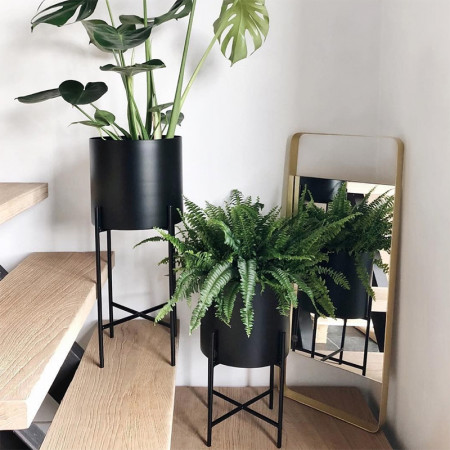 Pots de fleurs sur pieds métal noir design Hubsch - Pétale