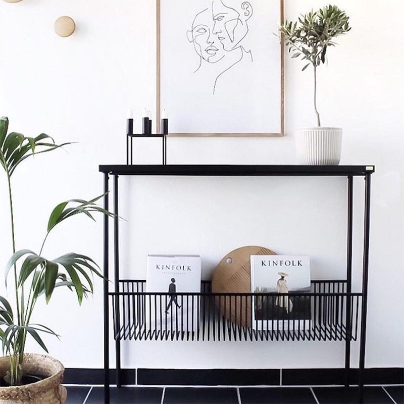 Console meuble design métal noir avec porte revue - Dani