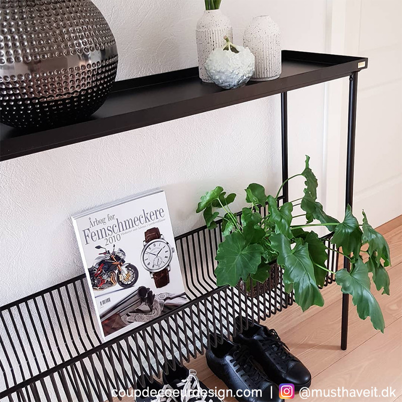 Console meuble design métal noir avec porte revue - Dani